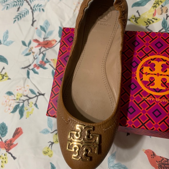 Tory Burch 6.5 tan flats - Picture 3 of 6